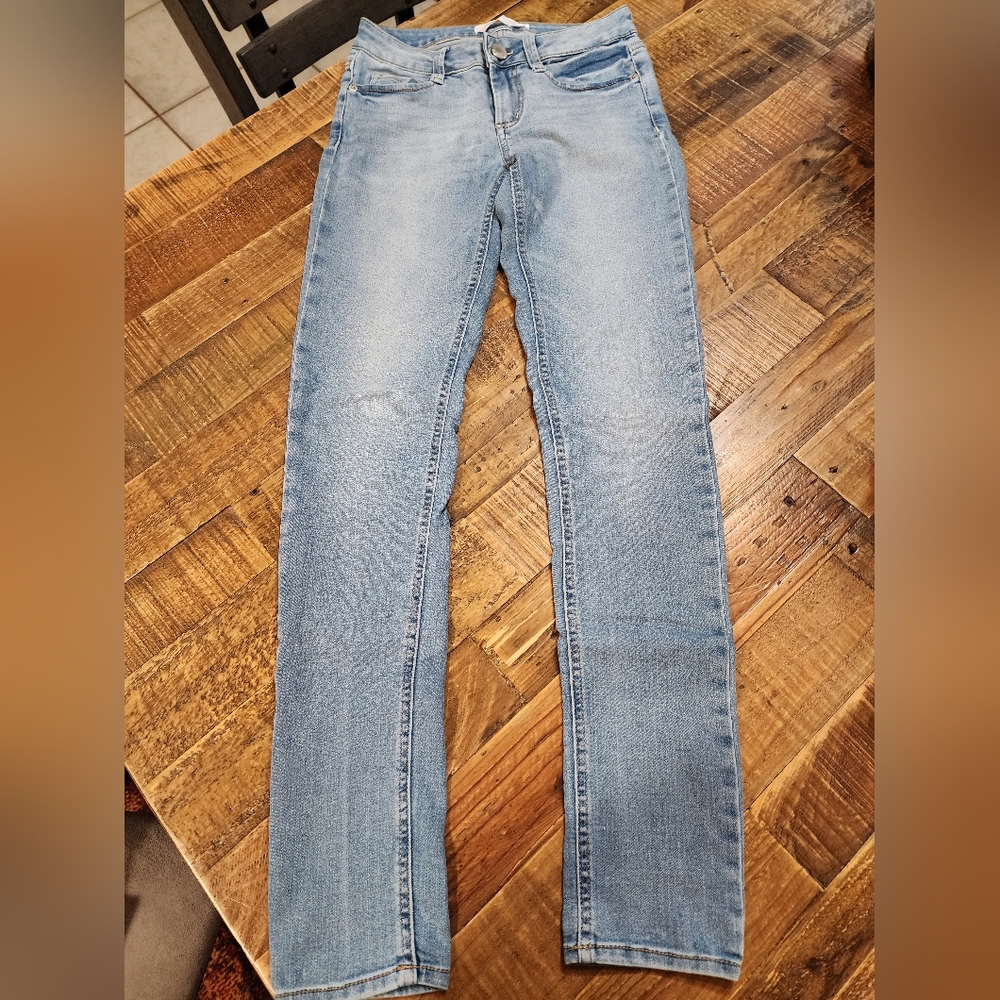 Juniors No Boundaries skinny jeans